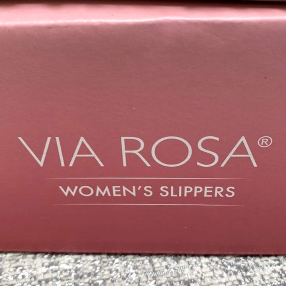 🔹NEW..Via Rosa Woman’s Slippers..